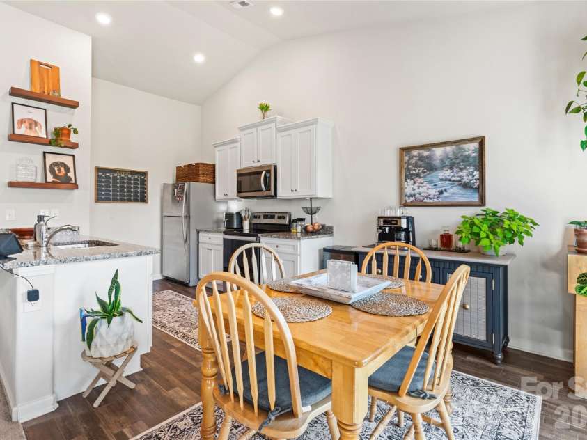 3112 Wynn Way, Charlotte, NC 28215.  MLS# CAR4296473, YatesRealty ID 17594. 