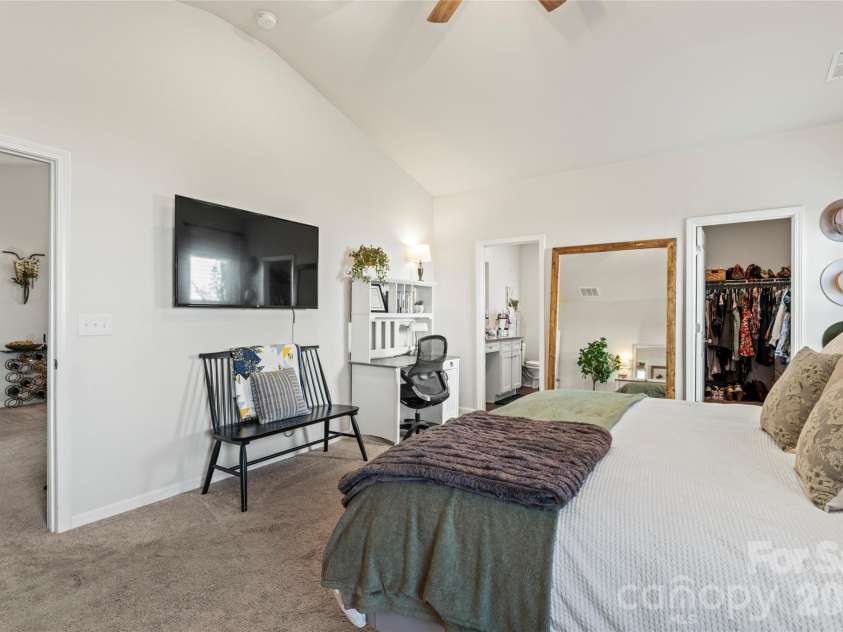 3112 Wynn Way, Charlotte, NC 28215.  MLS# CAR4296473, YatesRealty ID 17594. 