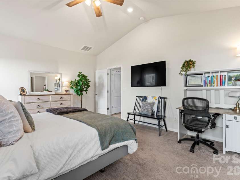 3112 Wynn Way, Charlotte, NC 28215.  MLS# CAR4296473, YatesRealty ID 17594. 