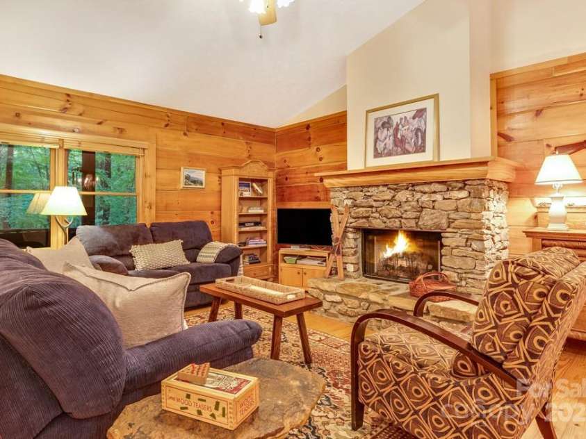 1501 Tanglewood Lane, Saluda, NC 28773.  MLS# CAR4266264, YatesRealty ID 17595. Spacious living area for sharing with friends and family