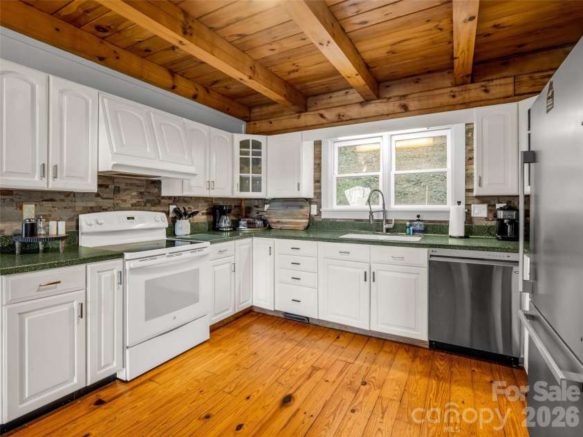 446 Rainbow Circle, Lake Lure, NC 28746.  MLS# CAR4329163, YatesRealty ID 17596. 