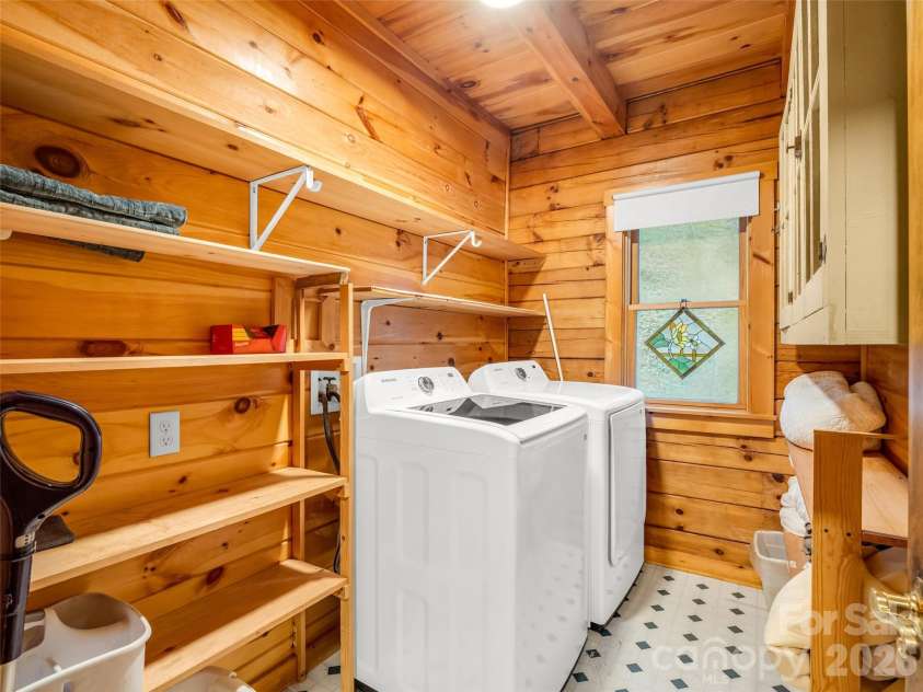 446 Rainbow Circle, Lake Lure, NC 28746.  MLS# CAR4329163, YatesRealty ID 17596. 