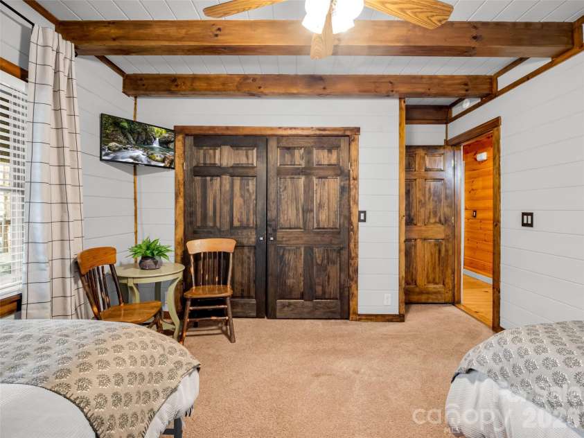 446 Rainbow Circle, Lake Lure, NC 28746.  MLS# CAR4329163, YatesRealty ID 17596. 