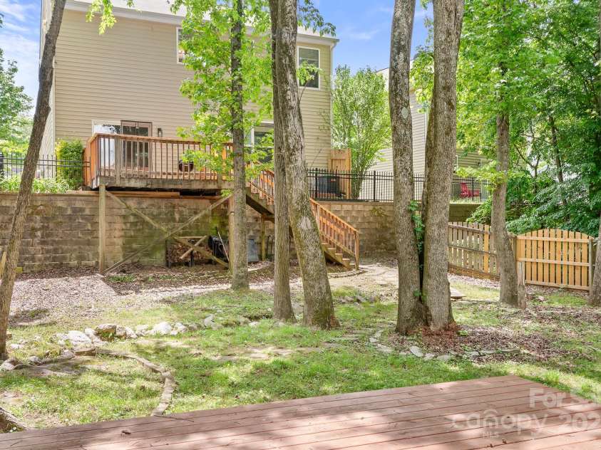 9437 Macquarie Lane, Charlotte, NC 28227.  MLS# CAR4259854, YatesRealty ID 17596. 