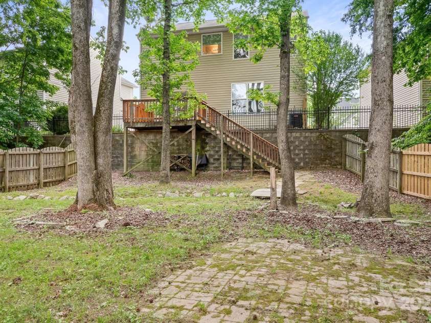 9437 Macquarie Lane, Charlotte, NC 28227.  MLS# CAR4259854, YatesRealty ID 17596. 