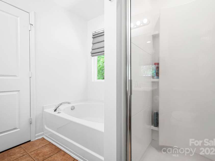 9437 Macquarie Lane, Charlotte, NC 28227.  MLS# CAR4259854, YatesRealty ID 17596. 