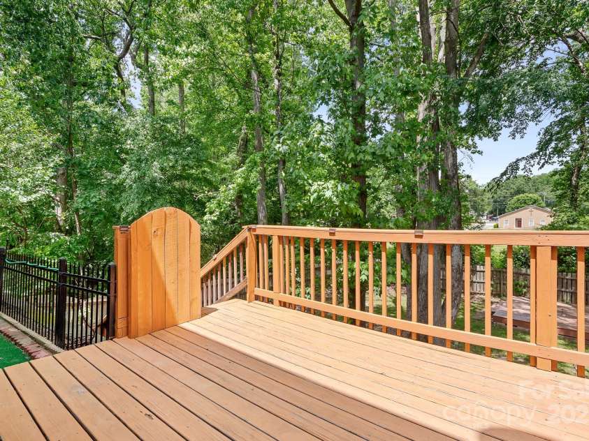 9437 Macquarie Lane, Charlotte, NC 28227.  MLS# CAR4259854, YatesRealty ID 17596. 