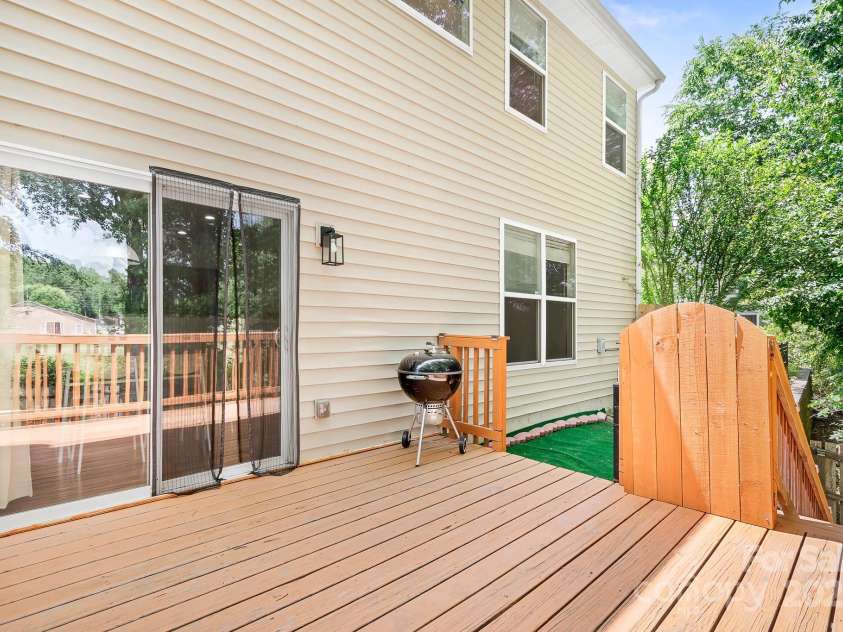 9437 Macquarie Lane, Charlotte, NC 28227.  MLS# CAR4259854, YatesRealty ID 17596. 