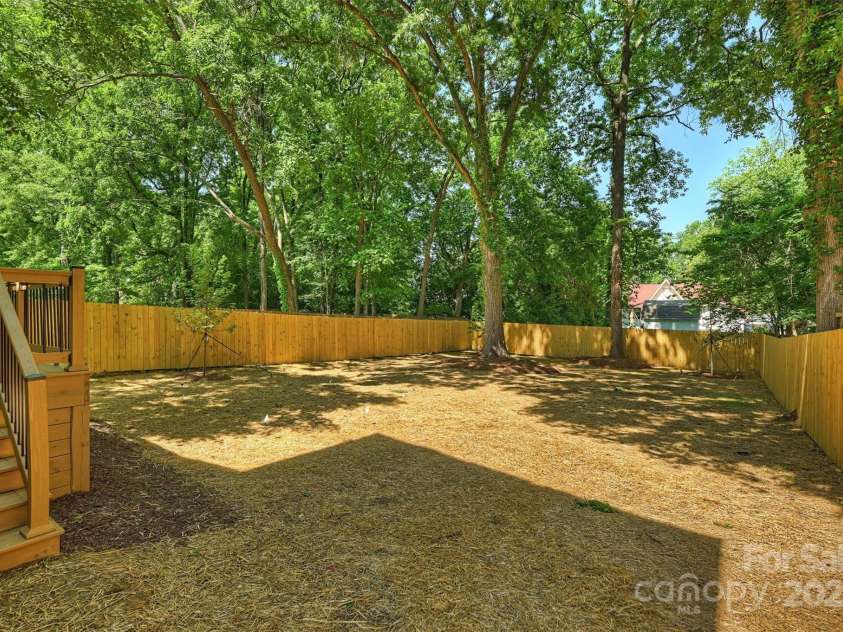 1711 Summey Avenue, Charlotte, NC 28205.  MLS# CAR4256760, YatesRealty ID 17598. Fully Fenced