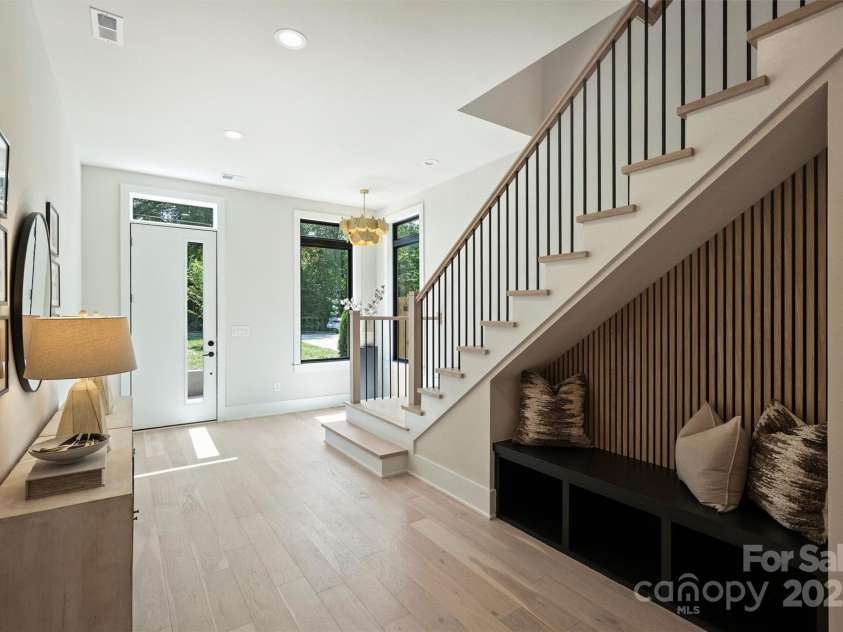 1711 Summey Avenue, Charlotte, NC 28205.  MLS# CAR4256760, YatesRealty ID 17598. Spacious light filled entry