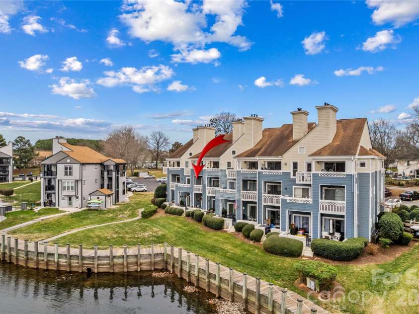 18789 Vineyard Point Lane, Cornelius, NC 28031.  MLS# CAR4336994, YatesRealty ID 17598. 18789 Vineyard Point Ln, Cornelius. MLS 4336994