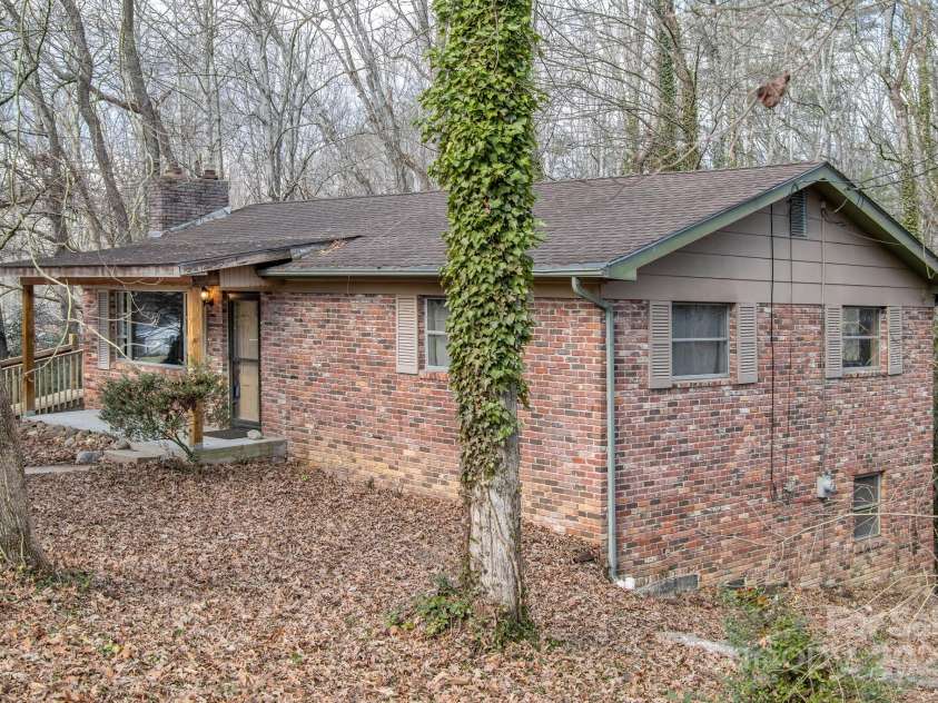 433 Osborne Road, Brevard, NC 28712.  MLS# CAR4330450, YatesRealty ID 1760. 