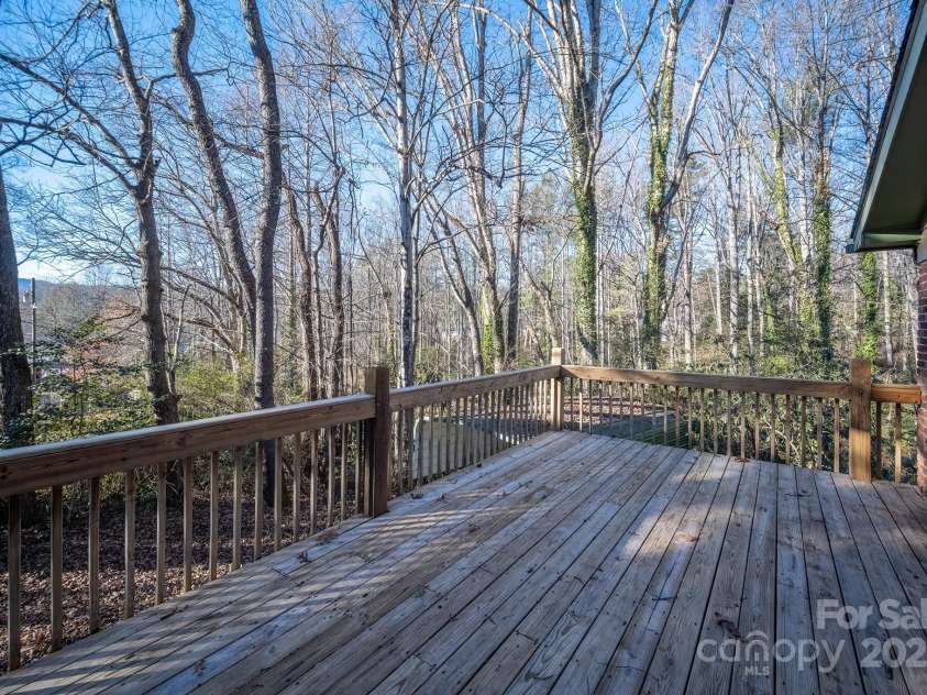 433 Osborne Road, Brevard, NC 28712.  MLS# CAR4330450, YatesRealty ID 1760. 