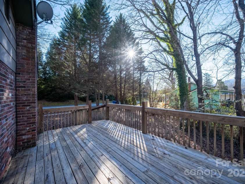 433 Osborne Road, Brevard, NC 28712.  MLS# CAR4330450, YatesRealty ID 1760. 