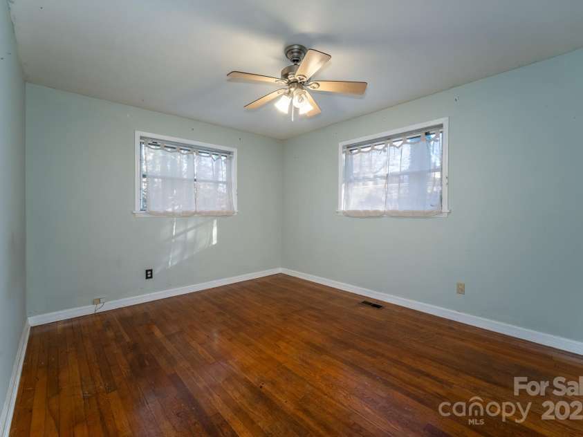 433 Osborne Road, Brevard, NC 28712.  MLS# CAR4330450, YatesRealty ID 1760. 