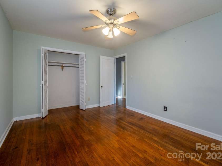 433 Osborne Road, Brevard, NC 28712.  MLS# CAR4330450, YatesRealty ID 1760. 