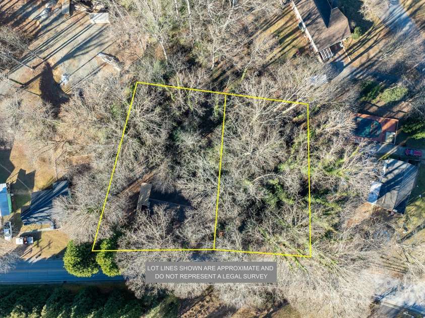 433 Osborne Road, Brevard, NC 28712.  MLS# CAR4330450, YatesRealty ID 1760. Approx. lot lines
