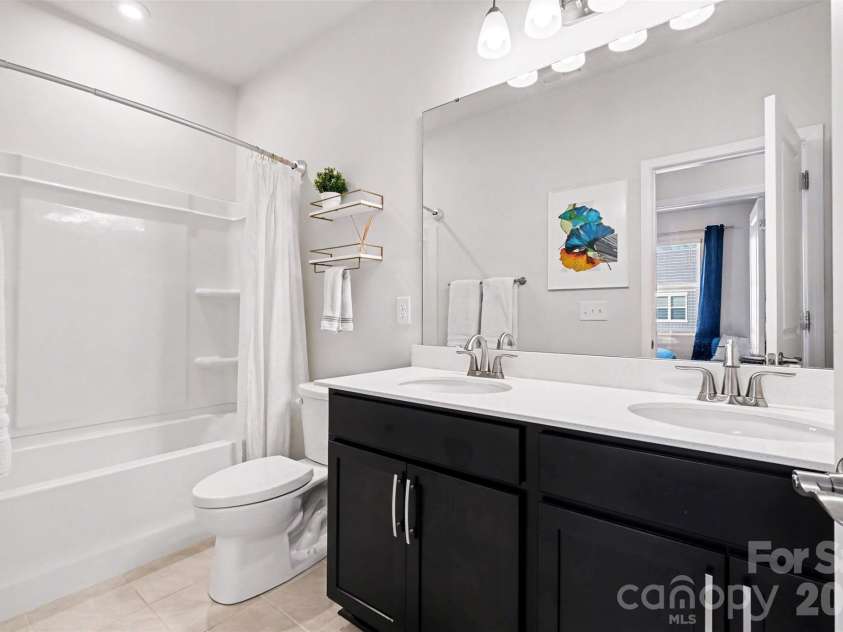 9106 Widden Way, Charlotte, NC 28269.  MLS# CAR4353972, YatesRealty ID 17601. Bathroom 2