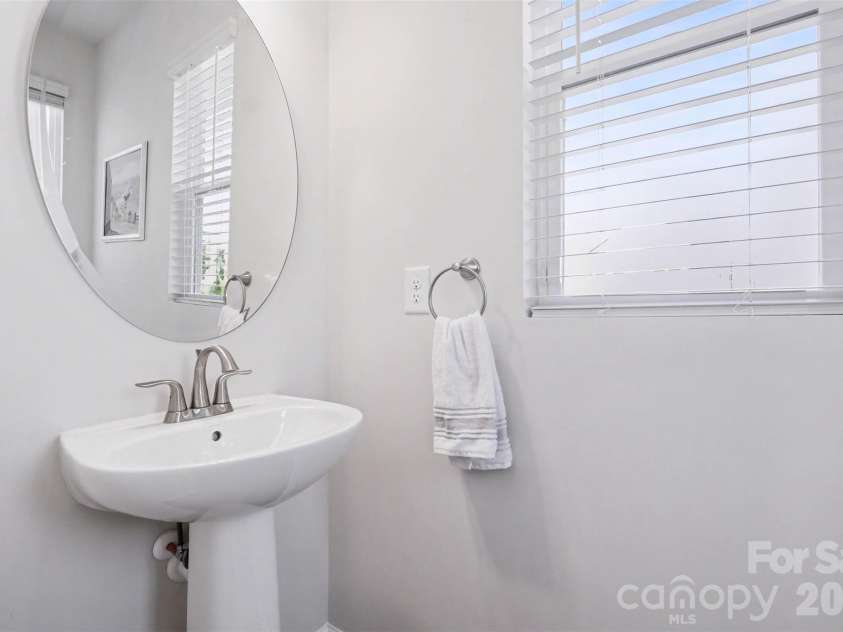9106 Widden Way, Charlotte, NC 28269.  MLS# CAR4353972, YatesRealty ID 17601. Main level half bath