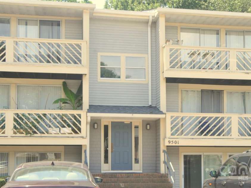 9501-A Shannon Green Drive, Charlotte, NC 28213.  MLS# CAR4266301, YatesRealty ID 17601. 