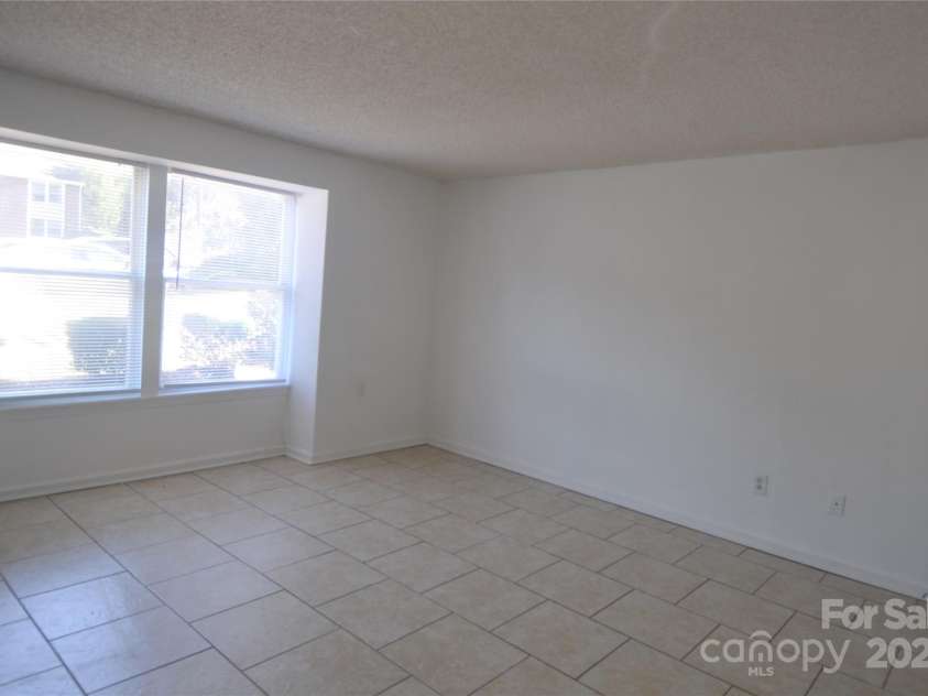 9501-A Shannon Green Drive, Charlotte, NC 28213.  MLS# CAR4266301, YatesRealty ID 17601. 