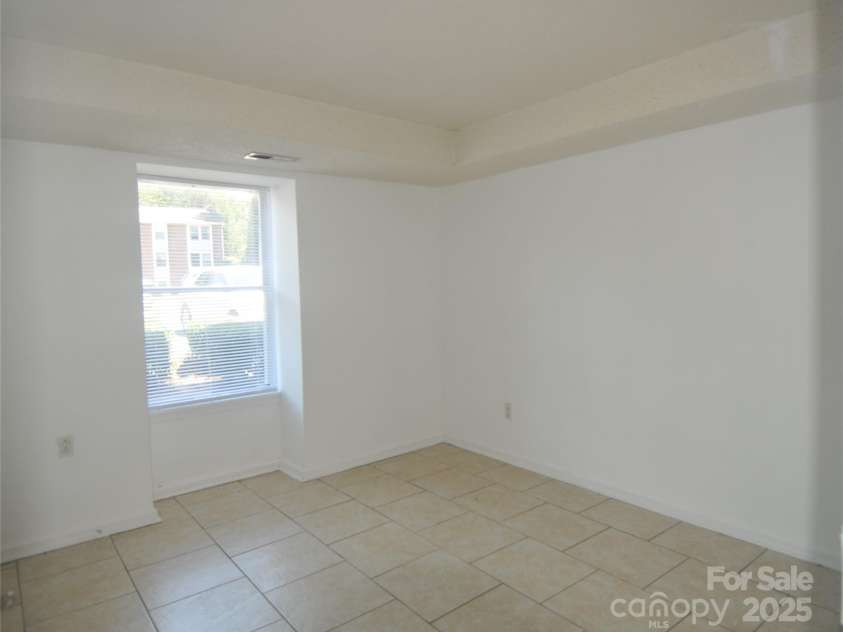 9501-A Shannon Green Drive, Charlotte, NC 28213.  MLS# CAR4266301, YatesRealty ID 17601. 