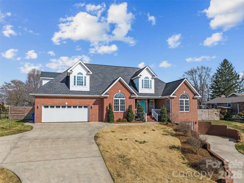 719 Neely Road, Brevard, NC 28712.  MLS# CAR4356372, YatesRealty ID 17602. 