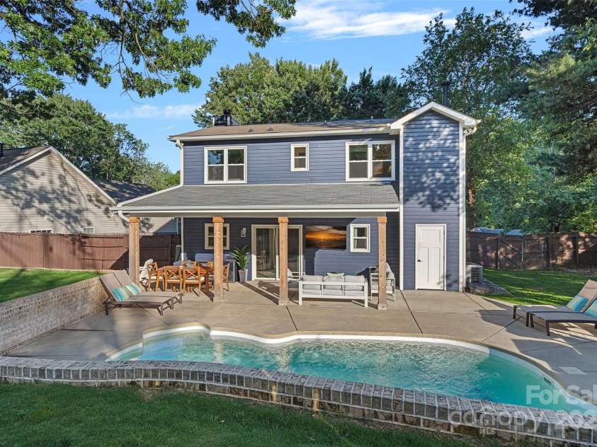 8007 Maxwelton Drive, Huntersville, NC 28078.  MLS# CAR4259243, YatesRealty ID 17603. 