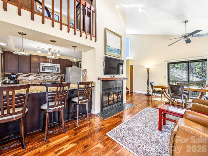 14 Cedarwood Drive, Asheville, NC 28803.  MLS# CAR4357475, YatesRealty ID 17604. 