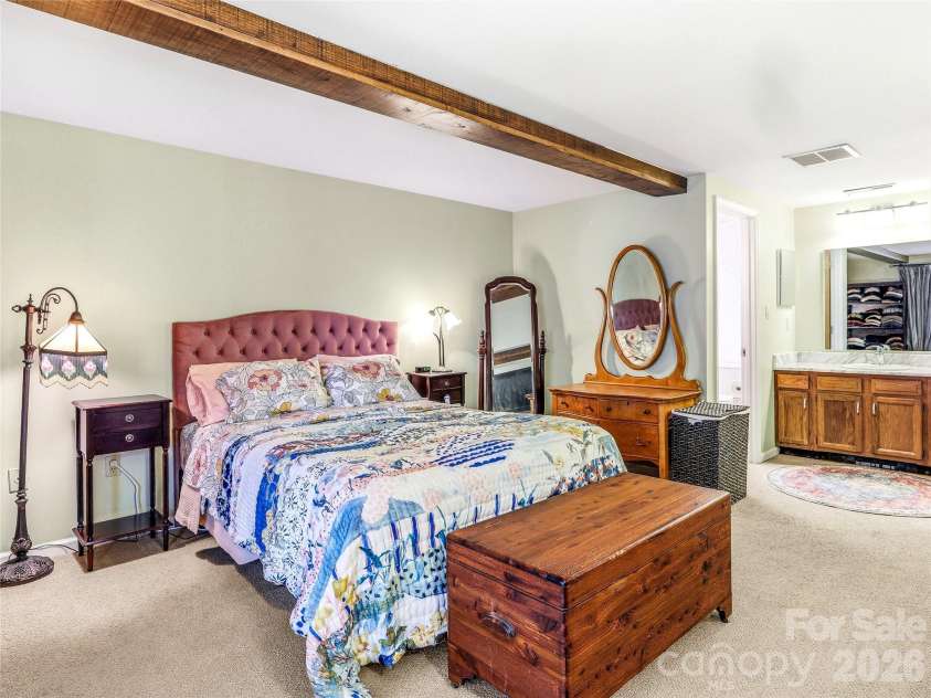 14 Cedarwood Drive, Asheville, NC 28803.  MLS# CAR4357475, YatesRealty ID 17604. 