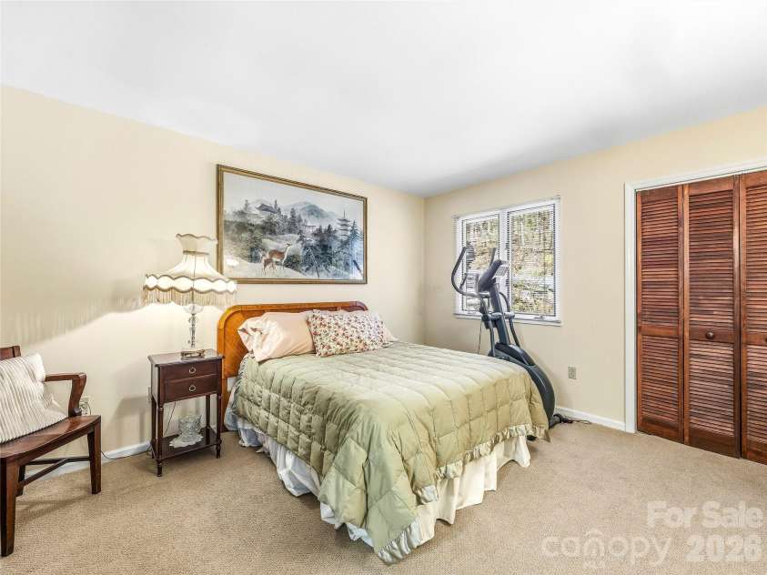 14 Cedarwood Drive, Asheville, NC 28803.  MLS# CAR4357475, YatesRealty ID 17604. Primary bedroom