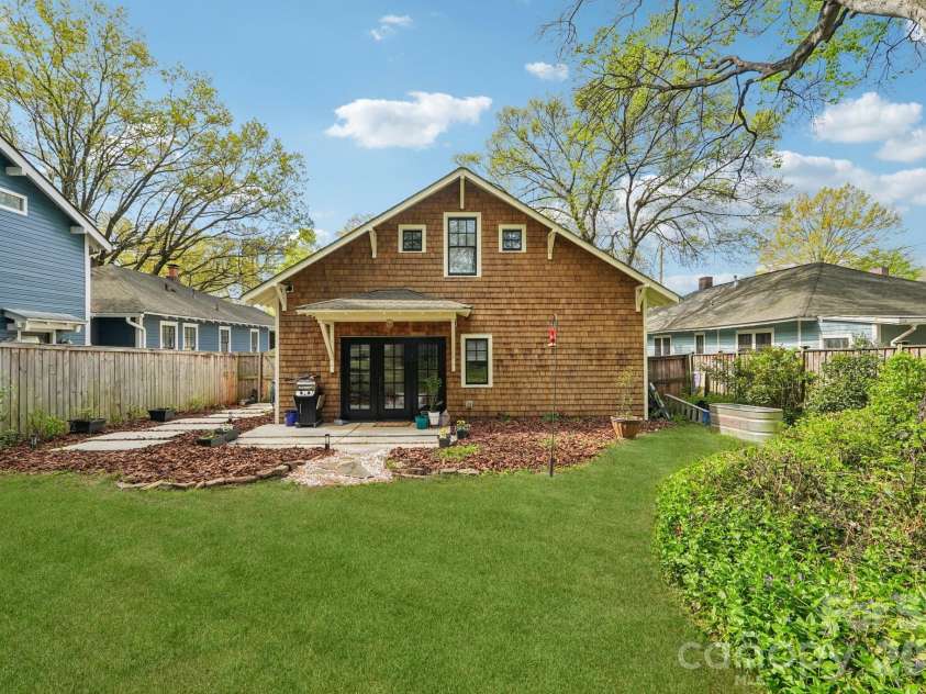 226 Park Avenue, Charlotte, NC 28203.  MLS# CAR4349193, YatesRealty ID 17605. 