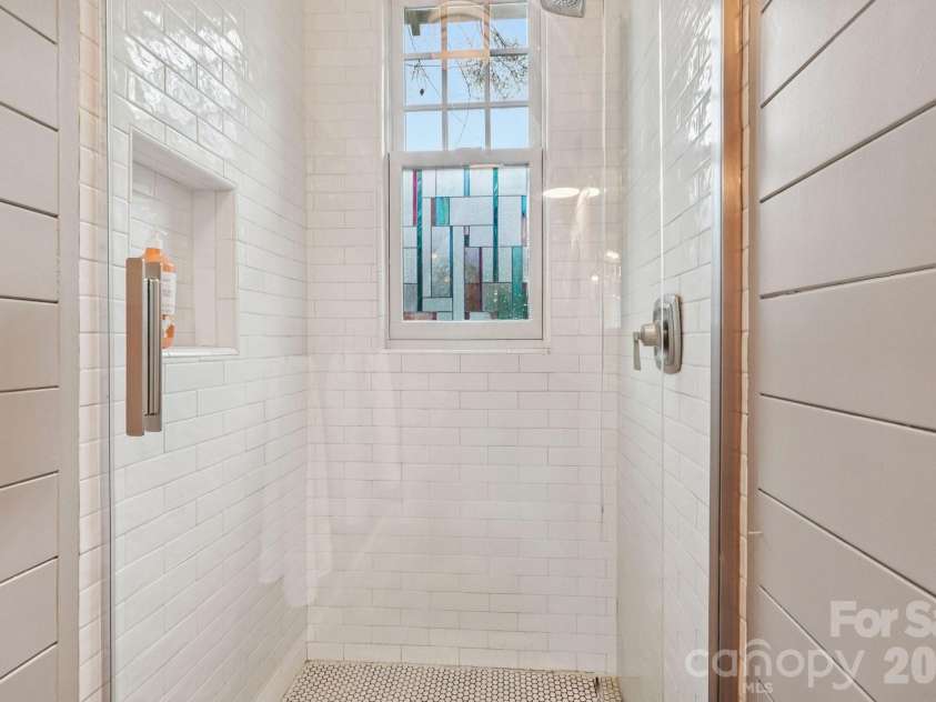 226 Park Avenue, Charlotte, NC 28203.  MLS# CAR4349193, YatesRealty ID 17605. Bath 2