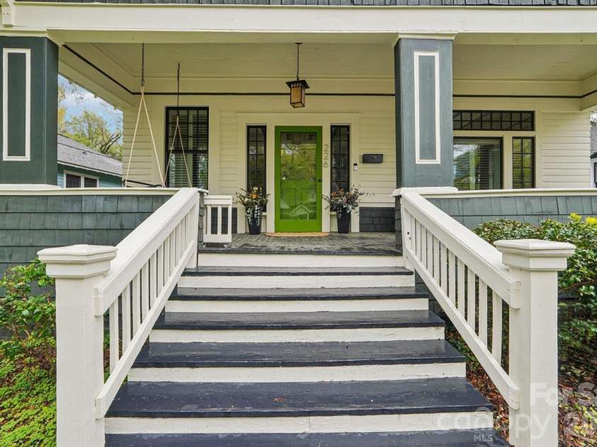 226 Park Avenue, Charlotte, NC 28203.  MLS# CAR4349193, YatesRealty ID 17605. Curb Appeal