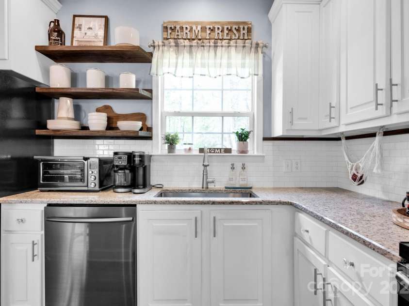 2895 Sweeping Pine Lane, Denver, NC 28037.  MLS# CAR4244046, YatesRealty ID 17605. 