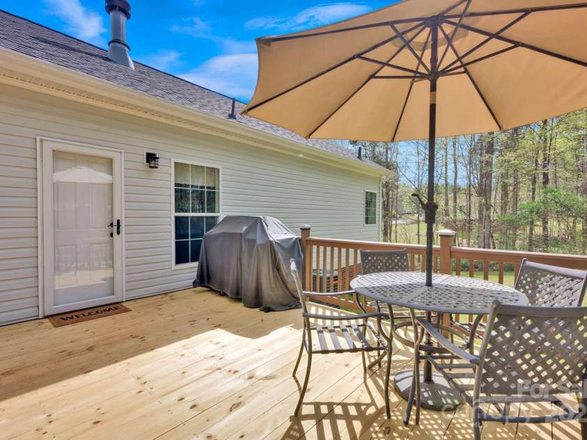 2895 Sweeping Pine Lane, Denver, NC 28037.  MLS# CAR4244046, YatesRealty ID 17605. 