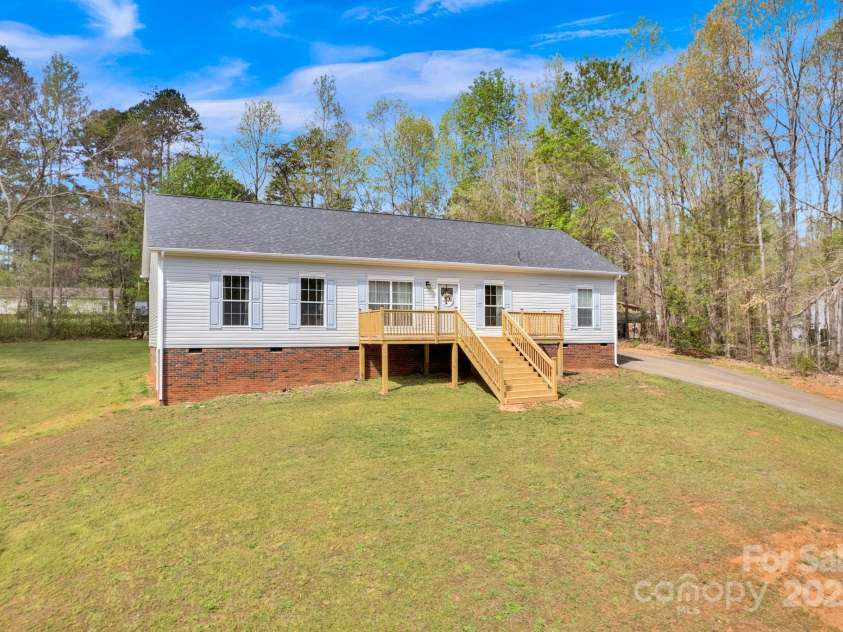 2895 Sweeping Pine Lane, Denver, NC 28037.  MLS# CAR4244046, YatesRealty ID 17605. 