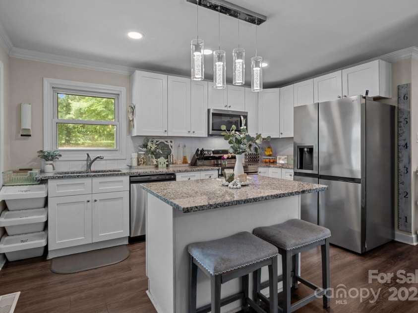 312 Walton Drive, Statesville, NC 28625.  MLS# CAR4261581, YatesRealty ID 17606. 