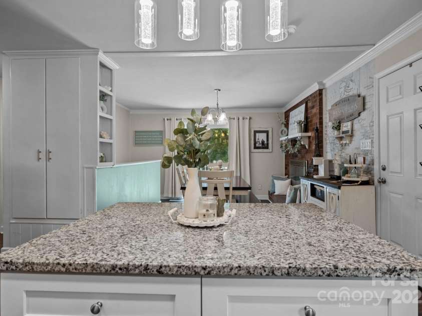 312 Walton Drive, Statesville, NC 28625.  MLS# CAR4261581, YatesRealty ID 17606. 