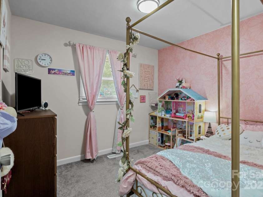 312 Walton Drive, Statesville, NC 28625.  MLS# CAR4261581, YatesRealty ID 17606. 