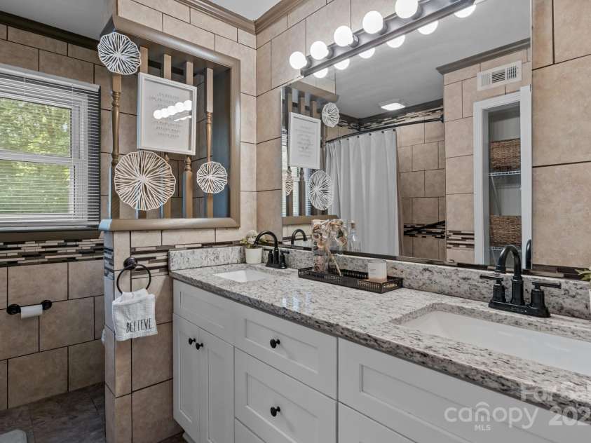 312 Walton Drive, Statesville, NC 28625.  MLS# CAR4261581, YatesRealty ID 17606. 