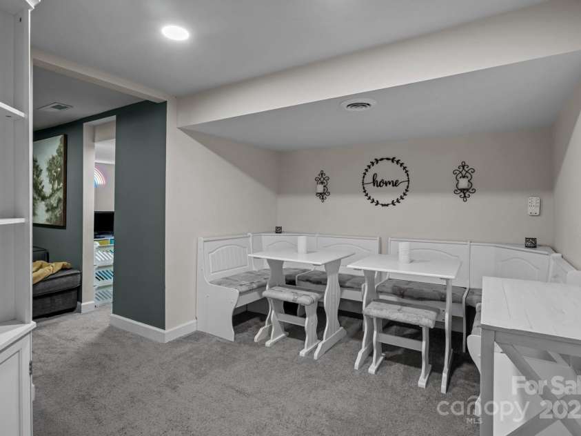 312 Walton Drive, Statesville, NC 28625.  MLS# CAR4261581, YatesRealty ID 17606. 