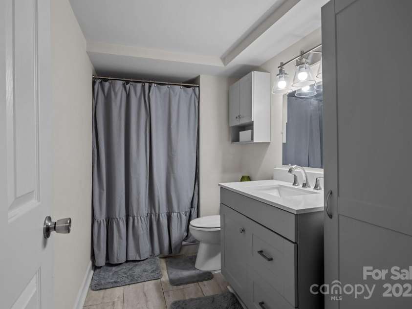 312 Walton Drive, Statesville, NC 28625.  MLS# CAR4261581, YatesRealty ID 17606. 