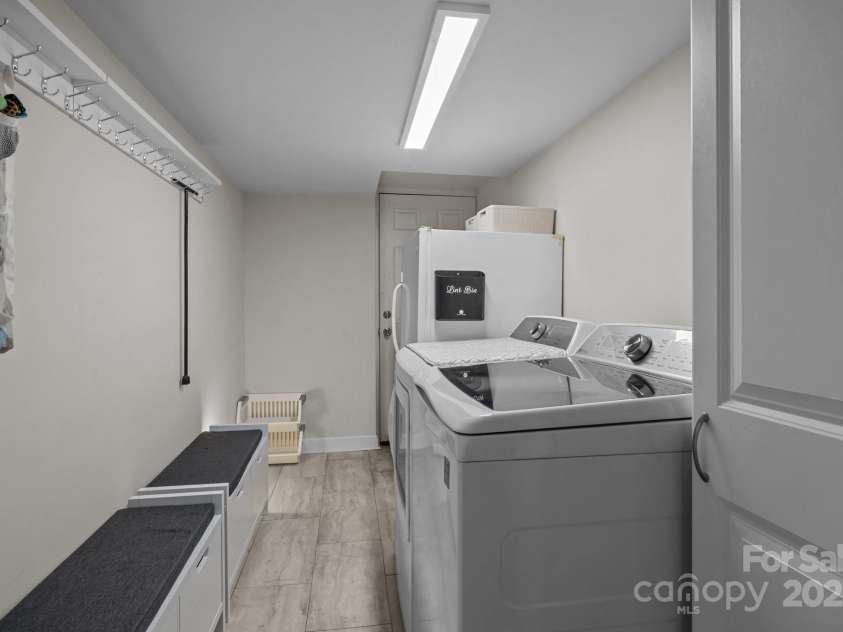 312 Walton Drive, Statesville, NC 28625.  MLS# CAR4261581, YatesRealty ID 17606. 