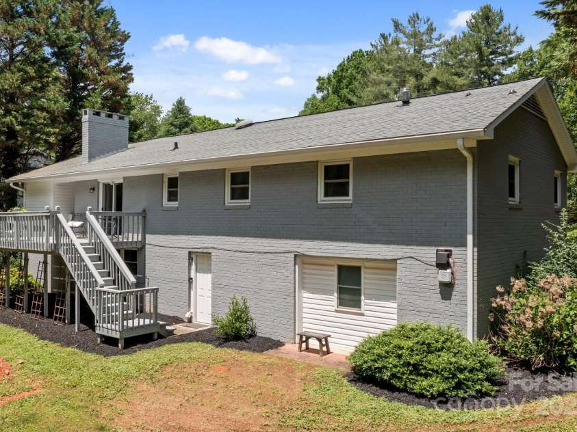 312 Walton Drive, Statesville, NC 28625.  MLS# CAR4261581, YatesRealty ID 17606. 