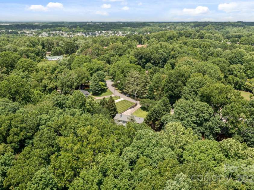 312 Walton Drive, Statesville, NC 28625.  MLS# CAR4261581, YatesRealty ID 17606. 