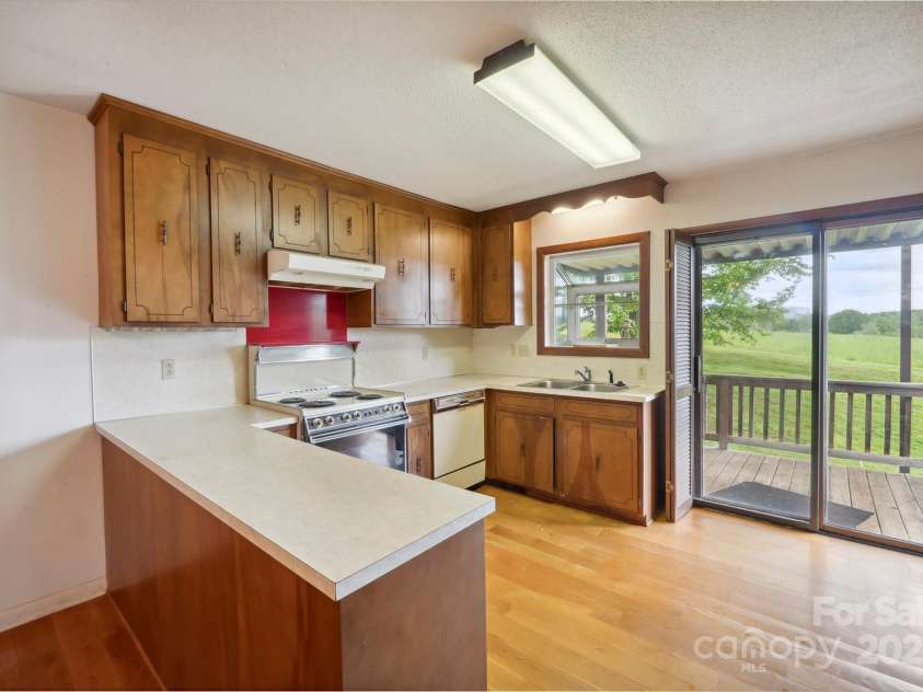 1205 Southwood Drive, Newton, NC 28658.  MLS# CAR4252011, YatesRealty ID 17607. 