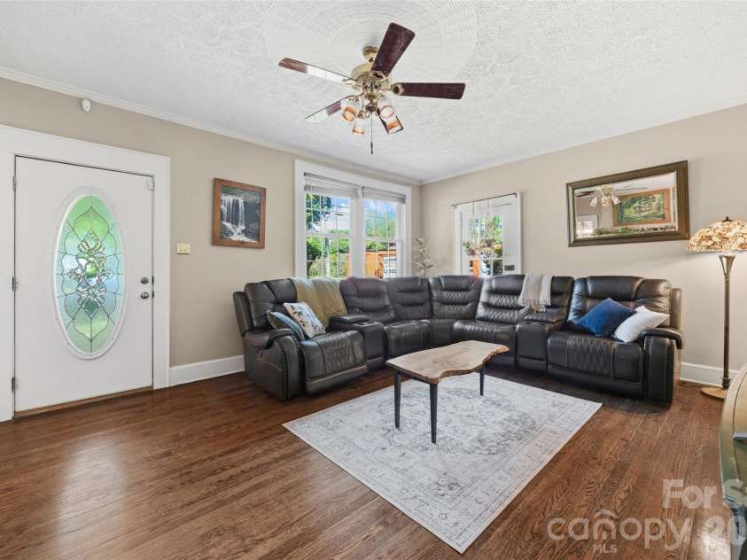 205 Thompson Street, Shelby, NC 28150.  MLS# CAR4362841, YatesRealty ID 17607. 