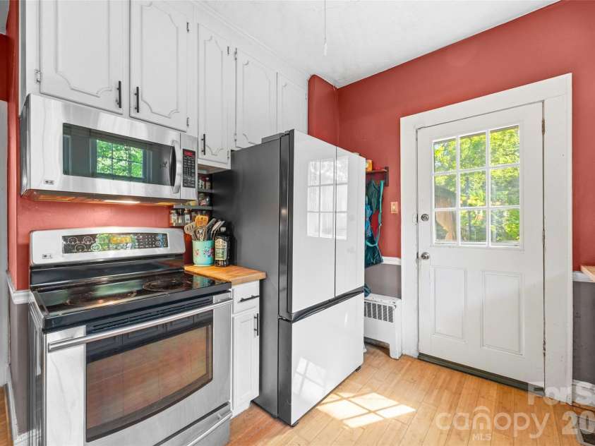 205 Thompson Street, Shelby, NC 28150.  MLS# CAR4362841, YatesRealty ID 17607. 