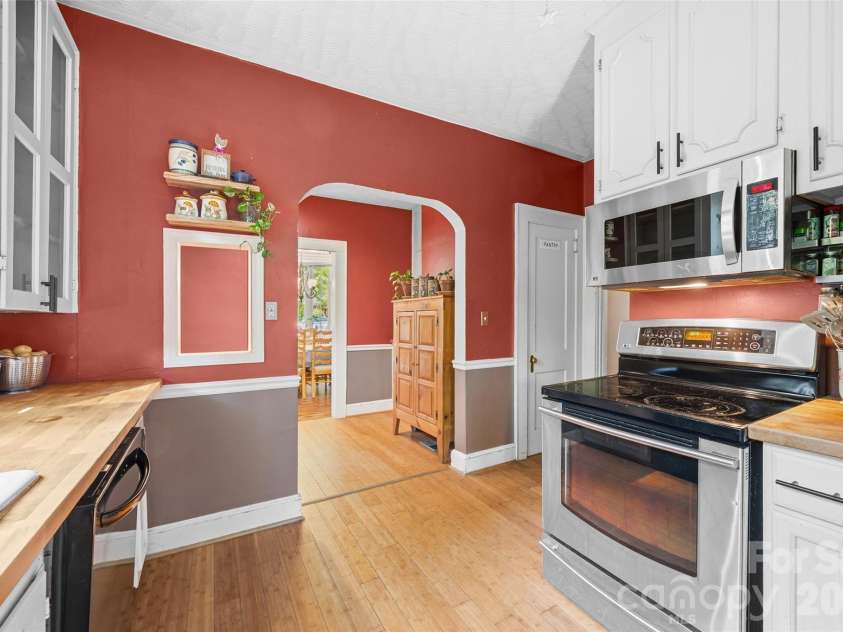 205 Thompson Street, Shelby, NC 28150.  MLS# CAR4362841, YatesRealty ID 17607. 
